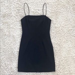 black bodycon dress
